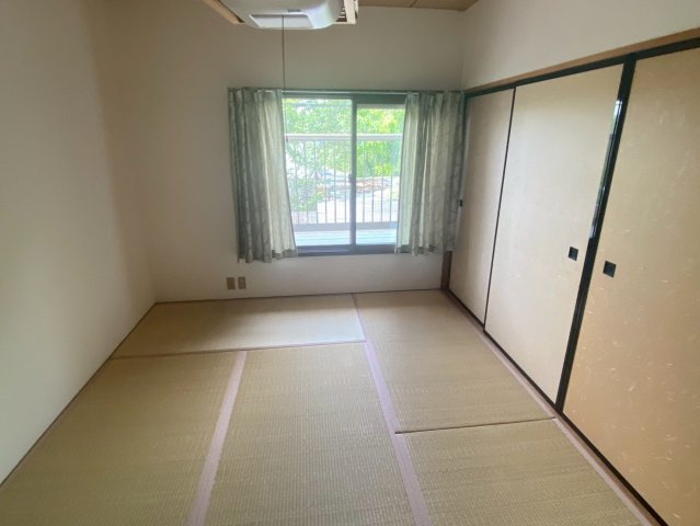 道場町生野貸家の居間・リビング
