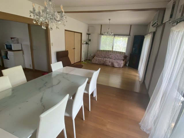道場町生野貸家の居間・リビング