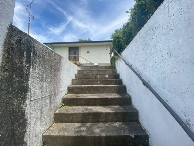 道場町生野貸家のエントランス