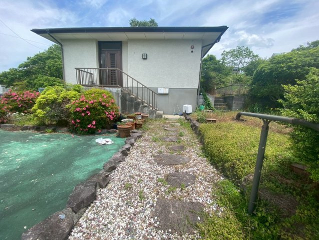 道場町生野貸家の庭