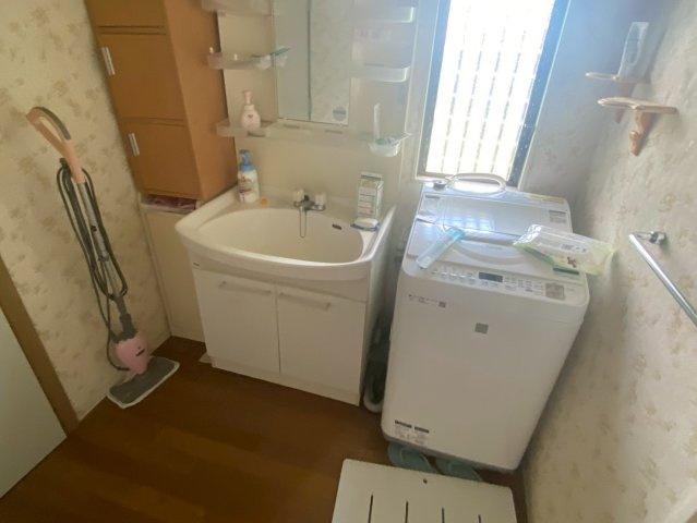 道場町生野貸家の洗面所