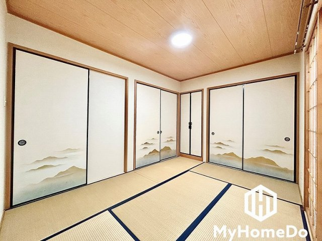 西区比良3丁目の和室|大人数での来客やお子様の遊び場としても使える、使い勝手の良い落ち着いた空間です。