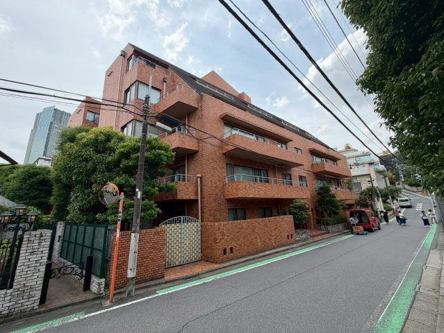 ハイ・トリオ赤坂八丁目