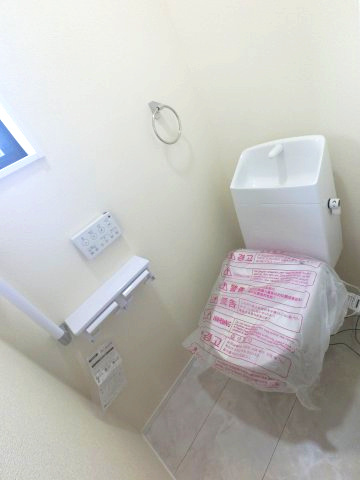 北野町今山 1号棟のトイレ|2F　多機能トイレ