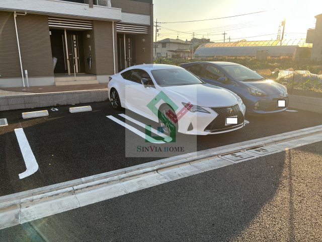 グリーンパークウィズの駐車場
