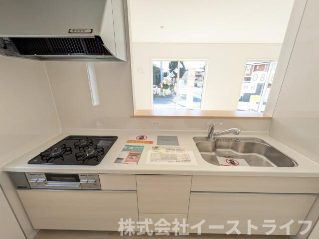【新築戸建】　いわき市金山町第10　全2棟のキッチン|同社施工写真　お掃除がしやすいのもシステムキッチンの魅力です(^^)/