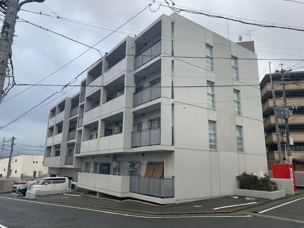 ホワイトリバーIIの駐車場
