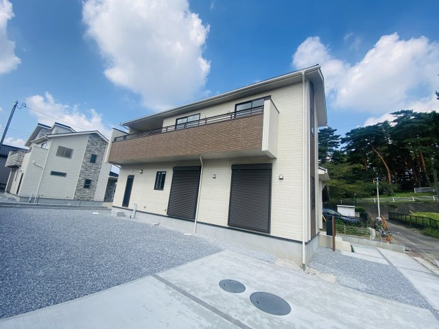 新築　伊勢崎市豊城町全2棟　Blooming　Garden　2号棟の前面道路含む現地写真|現地写真　北側接道幅員約3.7ｍ　東側接道幅員約4ｍ	