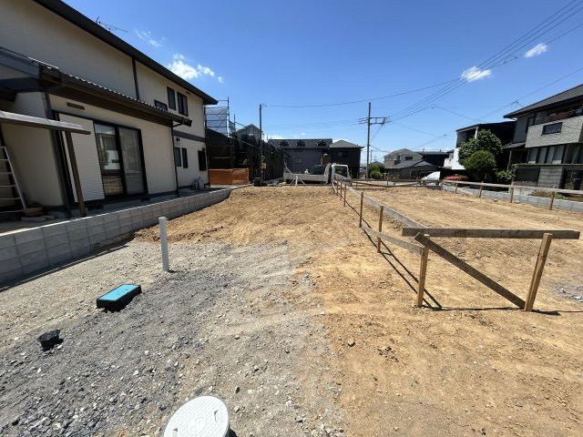 新築　伊勢崎市豊城町全2棟　Blooming　Garden　2号棟の駐車場|現地写真　駐車スペースは4台分可能です！
