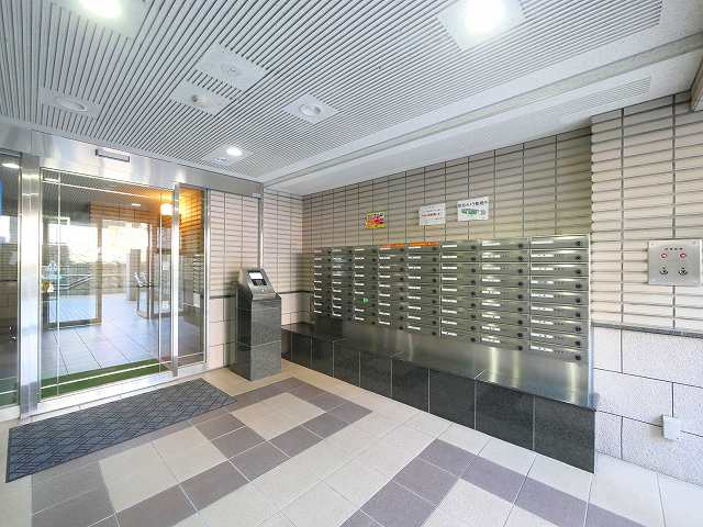 ライオンズマンション富雄Ａのエントランス|清潔なエントランスです