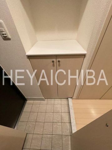 バージュアル新御徒町の玄関