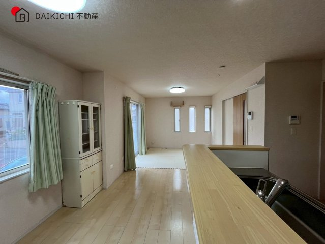 【居間・リビング】 | 川越市南大塚5丁目　中古戸建