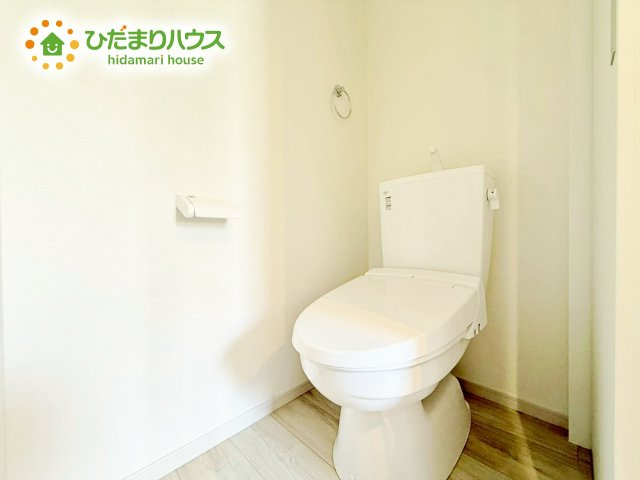 【トイレ】 | ひたちなか市足崎3期　新築戸建　3号棟 | 1・2階にトイレあるため、同時に利用でき混雑を避けられますね