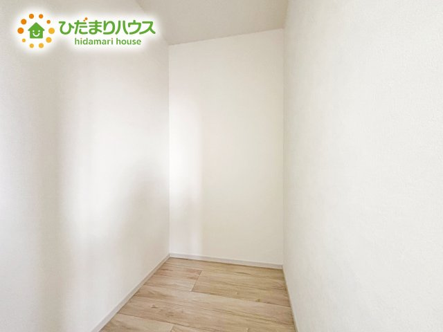 【収納】 | ひたちなか市足崎3期　新築戸建　3号棟 | たくさんの洋服をかけてもシワになりにくいウォークインクローゼット。洋服以外にも、普段使わない家電やスーツケース、ストック品など何でも片付く嬉しい空間です。