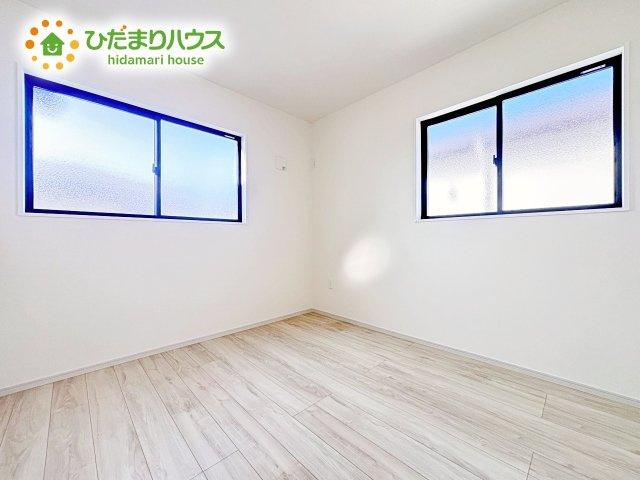 【洋室】 | ひたちなか市足崎3期　新築戸建　3号棟 | 室内には収納スペースもあり、衣類や小物類をたっぷり収納可能。お部屋をより広くお使いいただけます。
