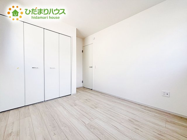 【洋室】 | ひたちなか市足崎3期　新築戸建　3号棟 | 柔らかい陽光が差し込む明るいお部屋を演出する設計。彩光の取れる窓が気持ちの良いお部屋を創り上げます。