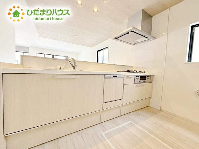 【キッチン】 | ひたちなか市足崎3期　新築戸建　3号棟 | 最新のシステムキッチンでお料理がはかどります。大容量収納も魅力です。