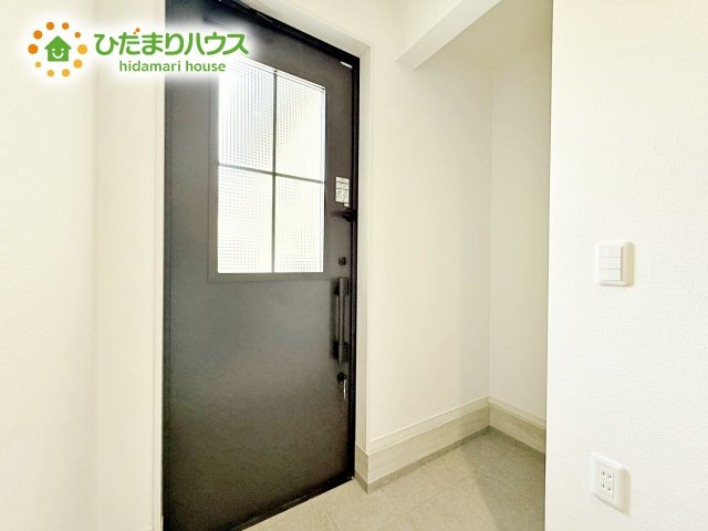 【玄関】 | ひたちなか市足崎3期　新築戸建　3号棟 | シューズボックスは、家族全員の靴が入るため、散らかりがちな玄関もスッキリ片付きますね。