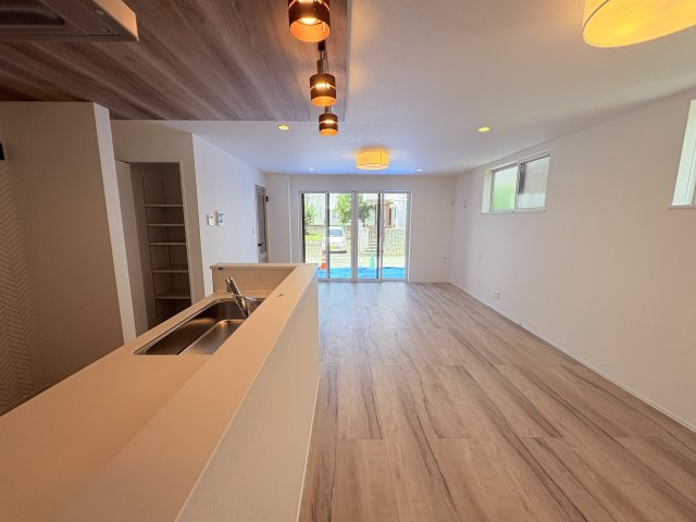 【限定1棟】西原町小那覇新築戸建ての居間・リビング