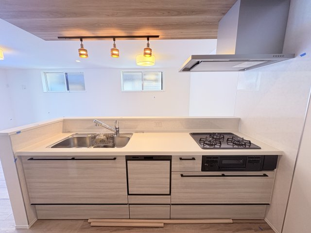 【限定1棟】西原町小那覇新築戸建てのキッチン