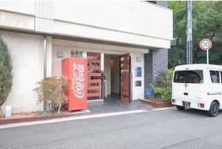 アスリート本町リバーウエストのエントランス