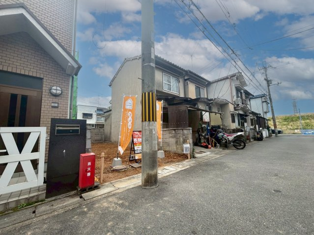 横大路下三栖山殿の外観