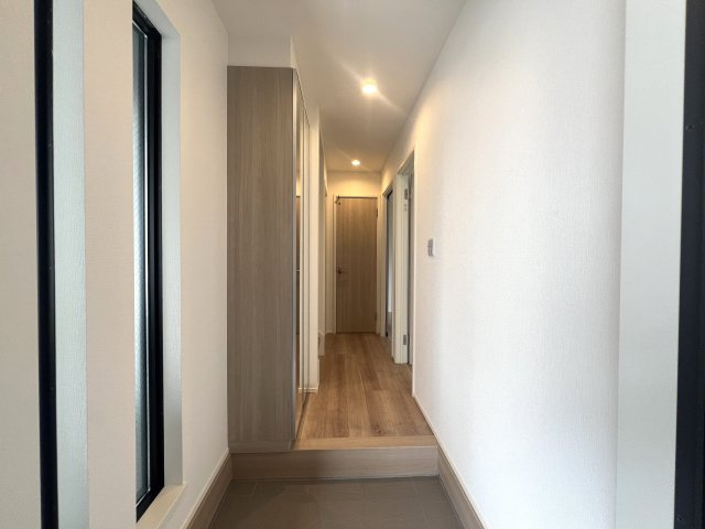 KAWAWA～KAWAWA～KAWAWA～横浜市内とはいえゆったりとした時間が流れる街、そう、川和。な【都筑区川和町新築戸建】の玄関|きれいな玄関です