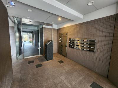 トゥニール河原町のロビー
