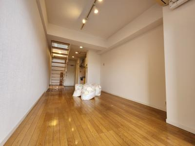 トゥニール河原町の居間・リビング