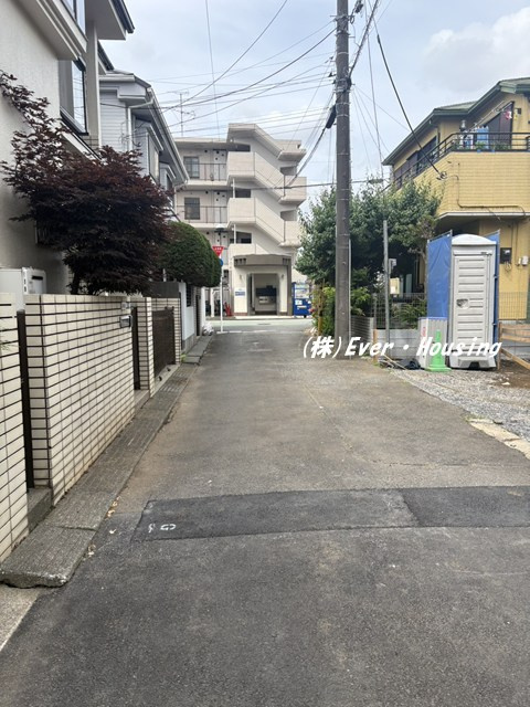 戸建 東久留米市野火止２丁目の前面道路含む現地写真