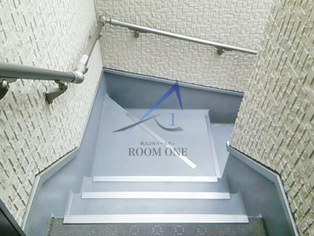 アーバンレジスのその他共用部分|共用階段です。