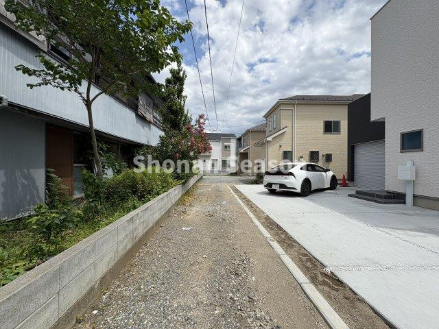 【前面道路含む現地写真】