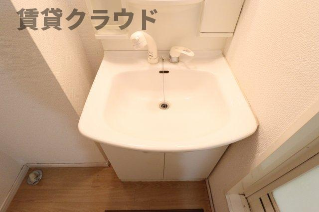 コンフォール蘇我の洗面所|広い洗面スペース