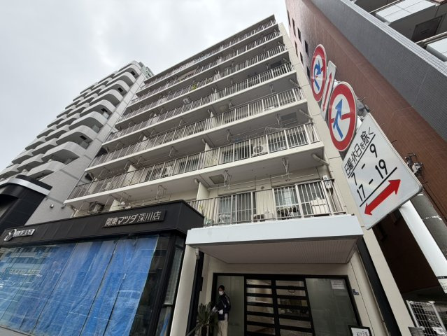 門前仲町ファミリーハイツの外観|白を基調とした外観