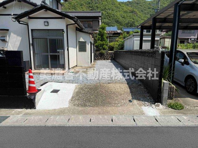 ６７０１５　岐阜市石谷中古戸建ての駐車場