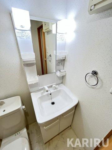 ソレアード京橋の洗面所|同物件別部屋の写真です