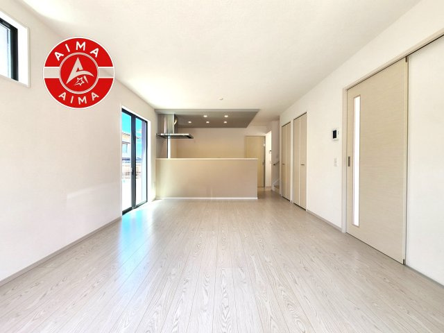 福岡市東区美和台5丁目第9-2棟（1号棟）の居間・リビング|多くの時間を過すことになるリビングだからこそ、いつも穏やかな空間・解放感が味わえ毎日が充実します。