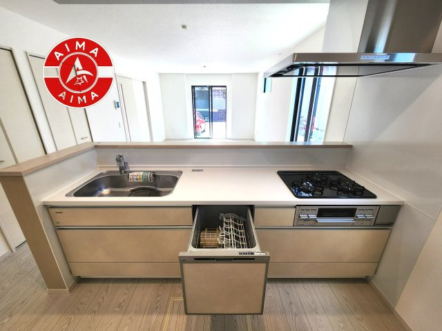 福岡市東区美和台5丁目第9-2棟（1号棟）のキッチン|ご家族を近くに感じられる対面キッチンのLDK。会話もはずみそうですね。