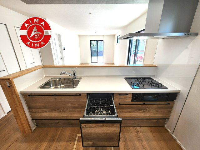 福岡市東区美和台5丁目第9-2棟（2号棟）のキッチン|ご家族を近くに感じられる対面キッチンのLDK。会話もはずみそうですね。