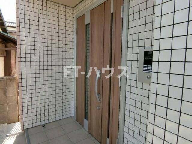 ミキハウス　Ｎｏ．Ⅱのエントランス