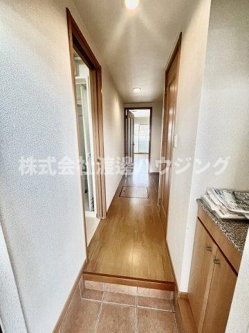 セイバリースクエア Aの玄関