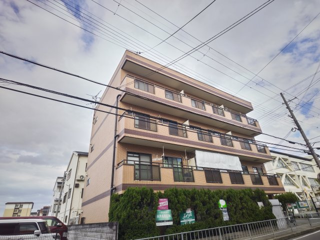 エストジャルダン西口の外観