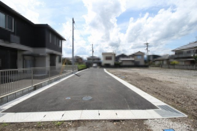 南国市篠原　3号地　建築条件なし　売土地（全4区画）の前面道路含む現地写真