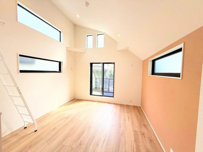 【居間・リビング】 | 【仲介手数料４４０万円が無料！！】■学芸大学駅１５分■三軒茶屋駅１５分■南道路■ＬＤＫ２２帖