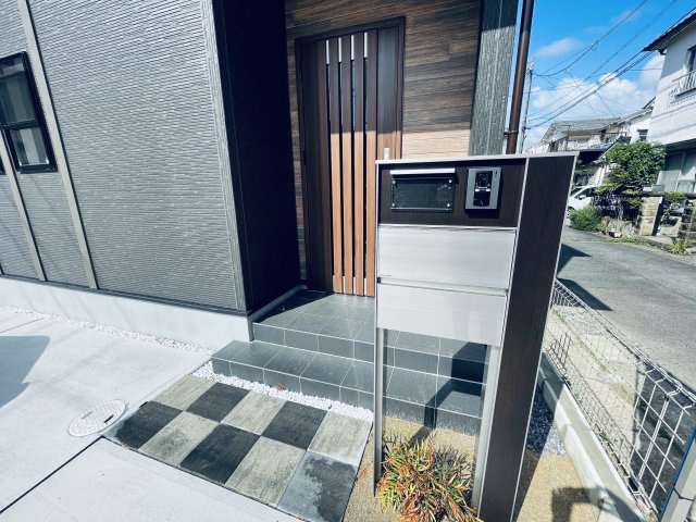 南区砂口町｜名古屋市の戸建ならホームアップのセキュリティ|【売主施工例】突然の来客やしつこい訪問営業もしっかりチェック。ドアを開ける前に相手を確認できるので、セキュリティ面でも心強い味方です。