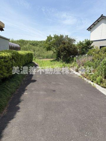 ６７０３９　羽島市足近町土地の前面道路含む現地写真
