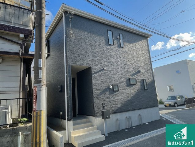 枚方市楠葉中之芝　第3期　新築一戸建ての外観|お客様に長く安心して住んでいだだける事にこだわった家づくり！住んでからのアフターサービスにもしっかりと取り組んでいます！
