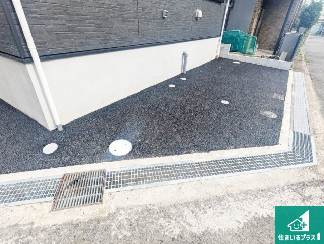 枚方市楠葉中之芝　第3期　新築一戸建ての駐車場|駐車スペース！散水栓があるので、こまめに愛車を洗えます！
