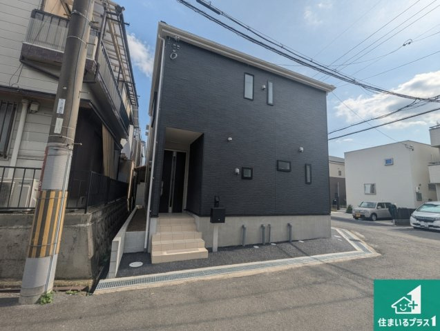枚方市楠葉中之芝　第3期　新築一戸建ての外観|お客様に長く安心して住んでいだだける事にこだわった家づくり！住んでからのアフターサービスにもしっかりと取り組んでいます！