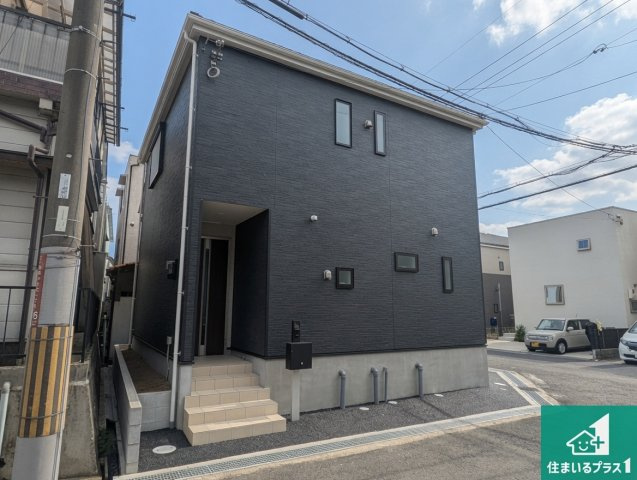 枚方市楠葉中之芝　第3期　新築一戸建ての外観|安心の10年保証！外観を美しく保ち、雨水で汚れを落とします！気になることがありましたら、お気軽にお問い合わせください！